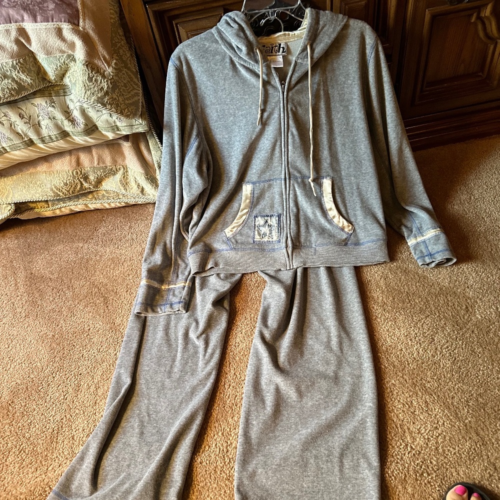 Comfy Women’s Dressy track suit